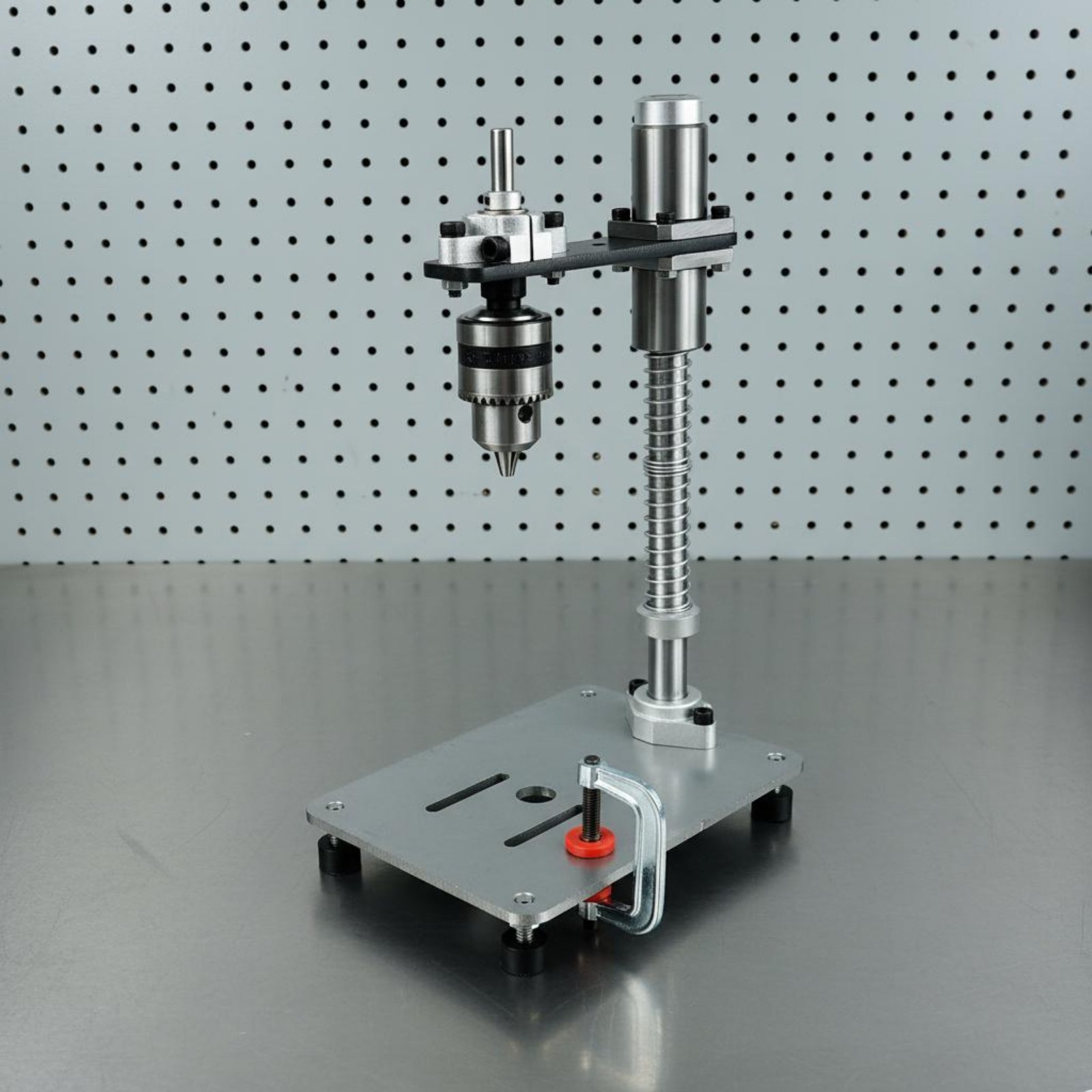 ハンドドリルプレススタンド 安定したクランプ式垂直穴あけガイ - Power Tools Guide のレビューと価格